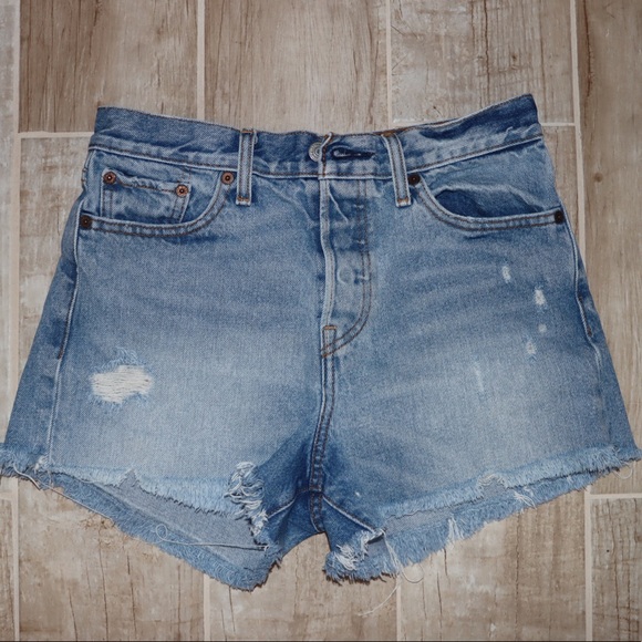 Levi’s denim shorts - Picture 1 of 3